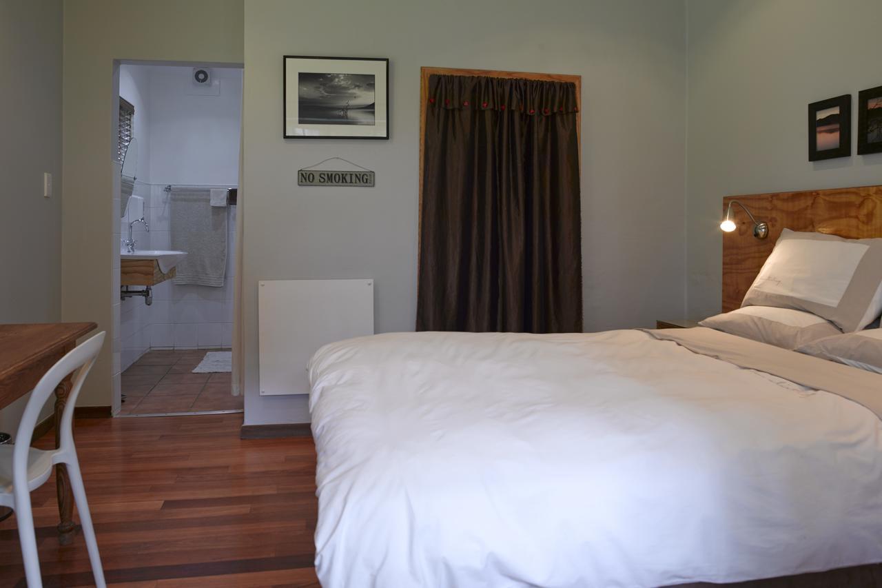 Ten Stirling Bed & Breakfast Йоханнесбург Экстерьер фото